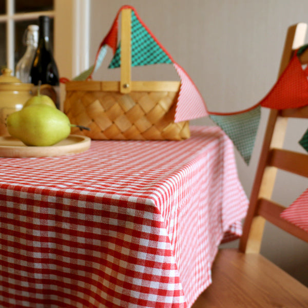 Red & White Gingham Tablecloth